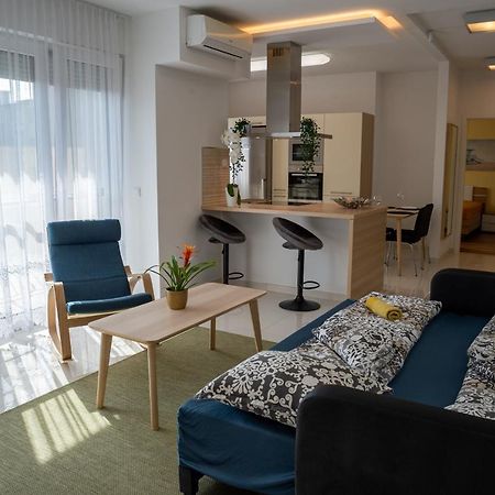 Sunshine Apartman With Free Parking Győr Zewnętrze zdjęcie